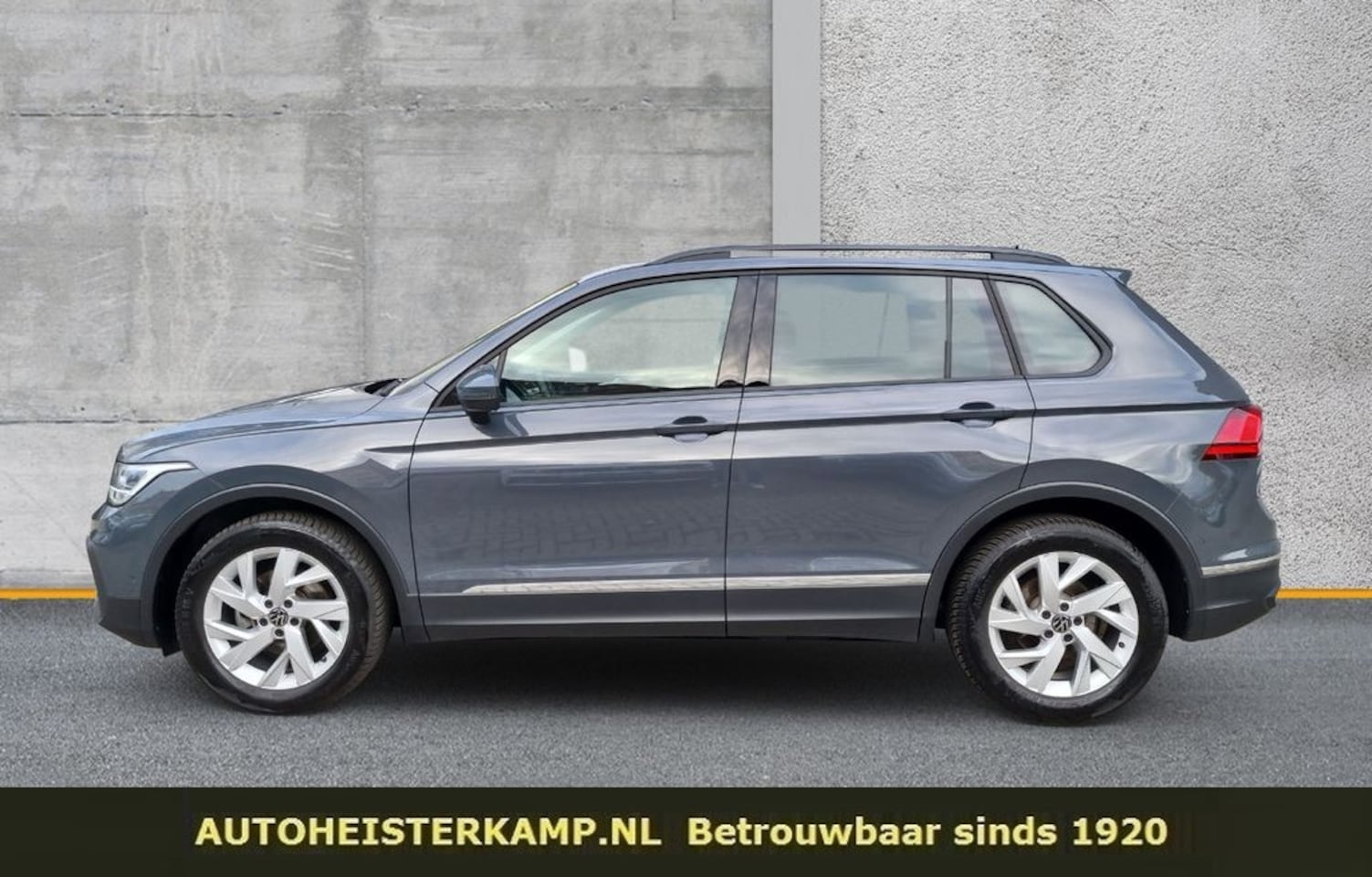 Volkswagen Tiguan - 2.0 TDI 150 PK DSG ACC Panoramadak Trekhaak Navi LED 18 Inch - AutoWereld.nl