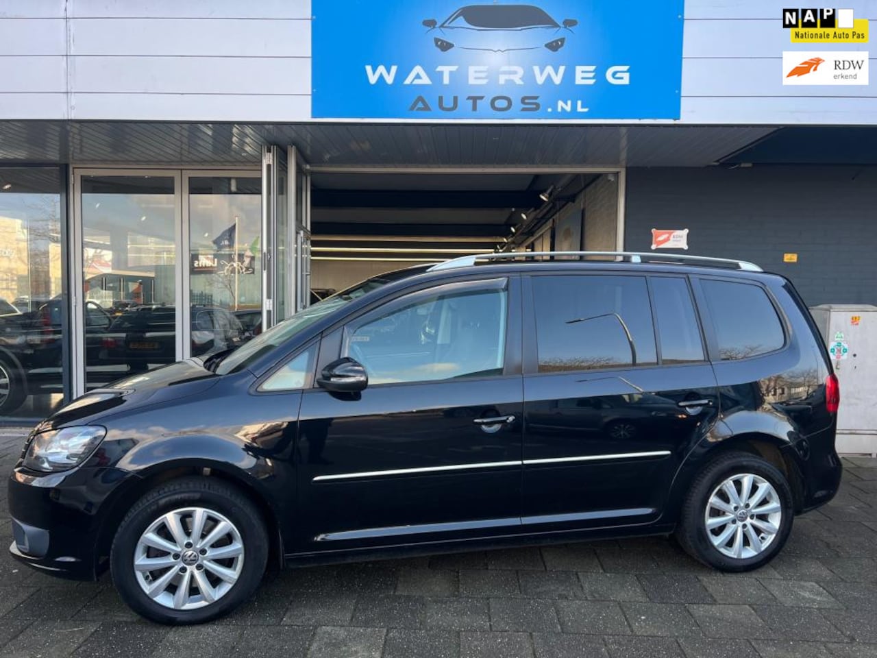 Volkswagen Touran - 1.4 TSI Highline Navi/Clima/Camera/Alcantara - AutoWereld.nl