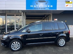 Volkswagen Touran - 1.4 TSI Highline Navi/Clima/Camera/Alcantara