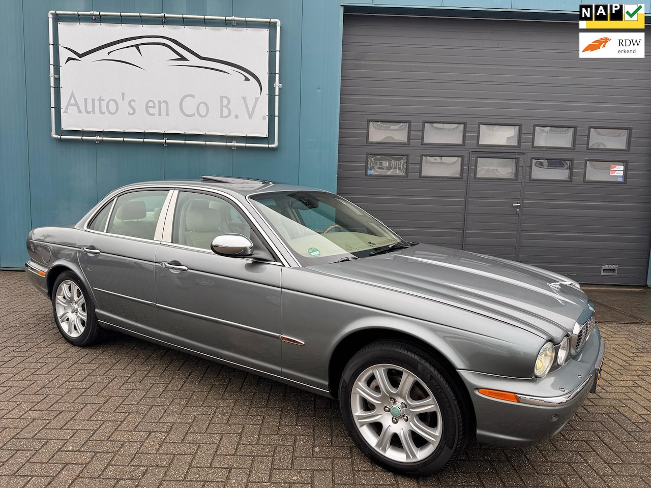 Jaguar XJ - 3.0 V6 Executive Automaat YOUNGTIMER Leder Navi Clima Elec dak Cruise 18" Xenon Pdc NL Aut - AutoWereld.nl