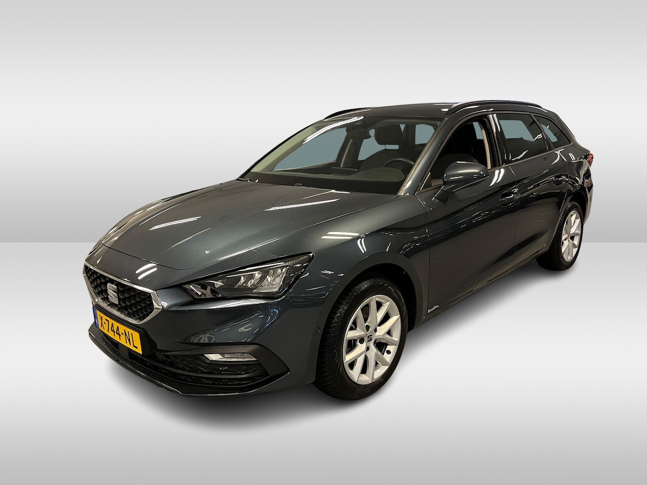 Seat Leon Sportstourer - 1.0 eTSI Style Business Intense | Navigatie | Getint glas achter | Parkeersensoren V+A - AutoWereld.nl