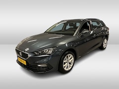 Seat Leon Sportstourer - 1.0 eTSI Style Business Intense | Navigatie | Getint glas achter | Parkeersensoren V+A