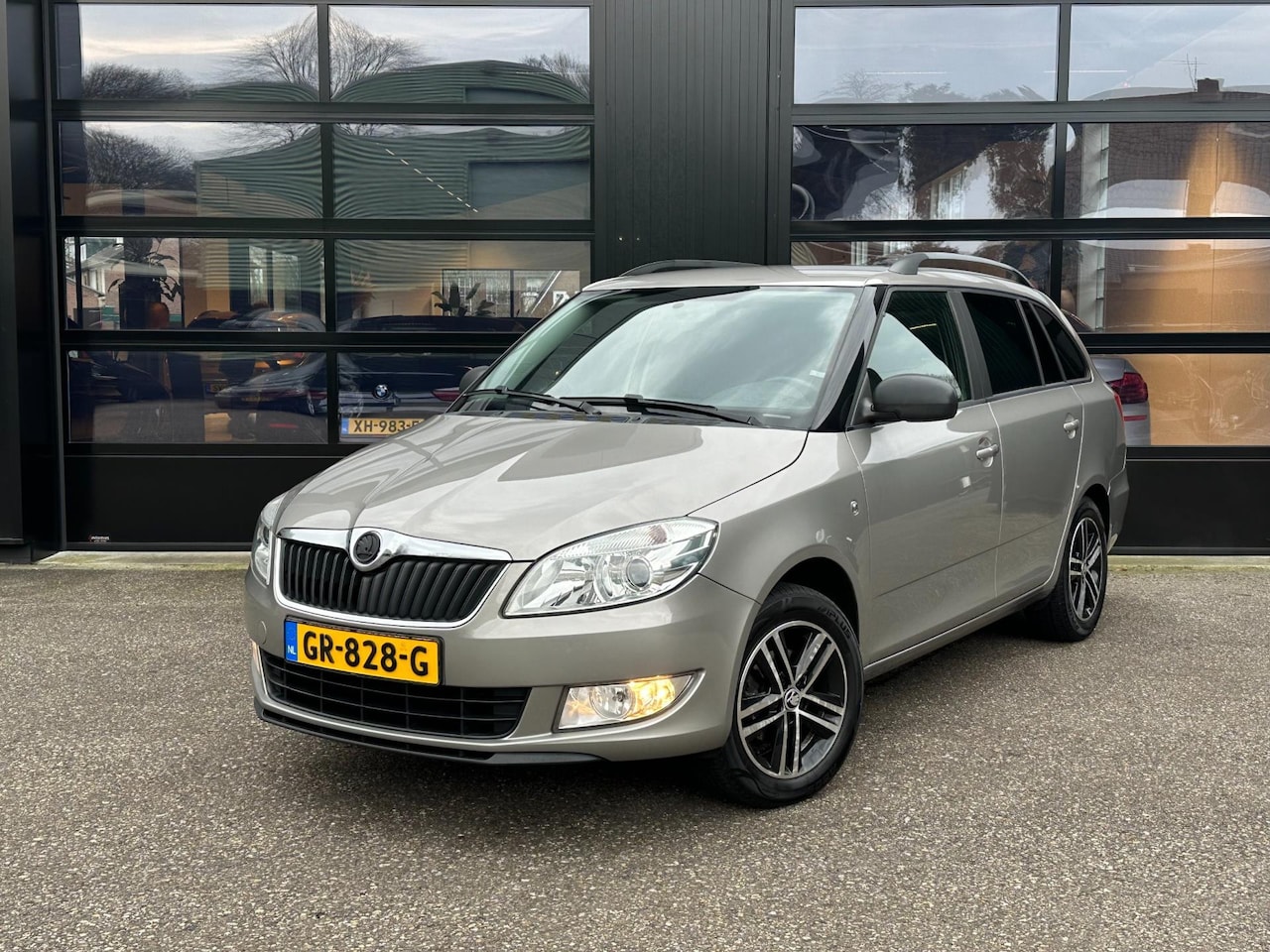 Skoda Fabia Combi - 1.2 Go Airco Carplay Cruise Elektr. Ramen - AutoWereld.nl