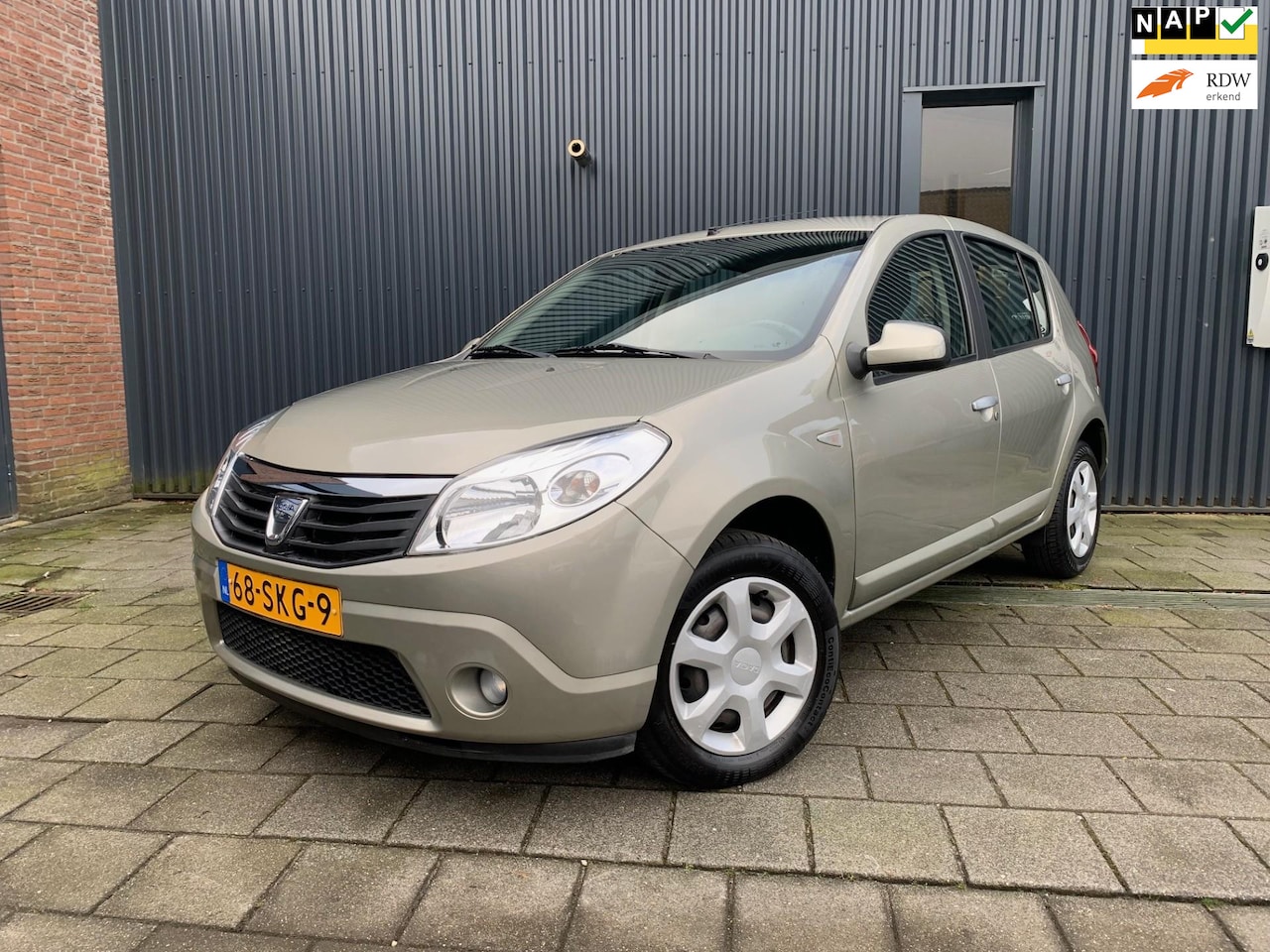 Dacia Sandero - 1.2 Lauréate 1.2 Lauréate, AIRCO, NAP, ORGINEEL NL! - AutoWereld.nl