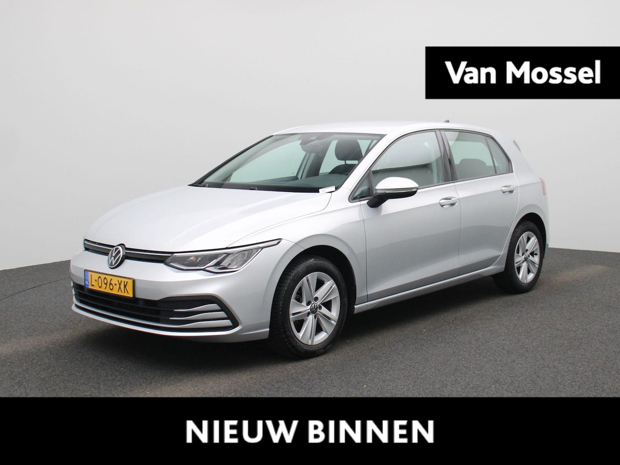 Volkswagen Golf - 1.0 TSI Life | APPLE CARPLAY - ANDROID AUTO | SFEERVERLICHTING | CLIMATE CONTROL | PARKEER - AutoWereld.nl