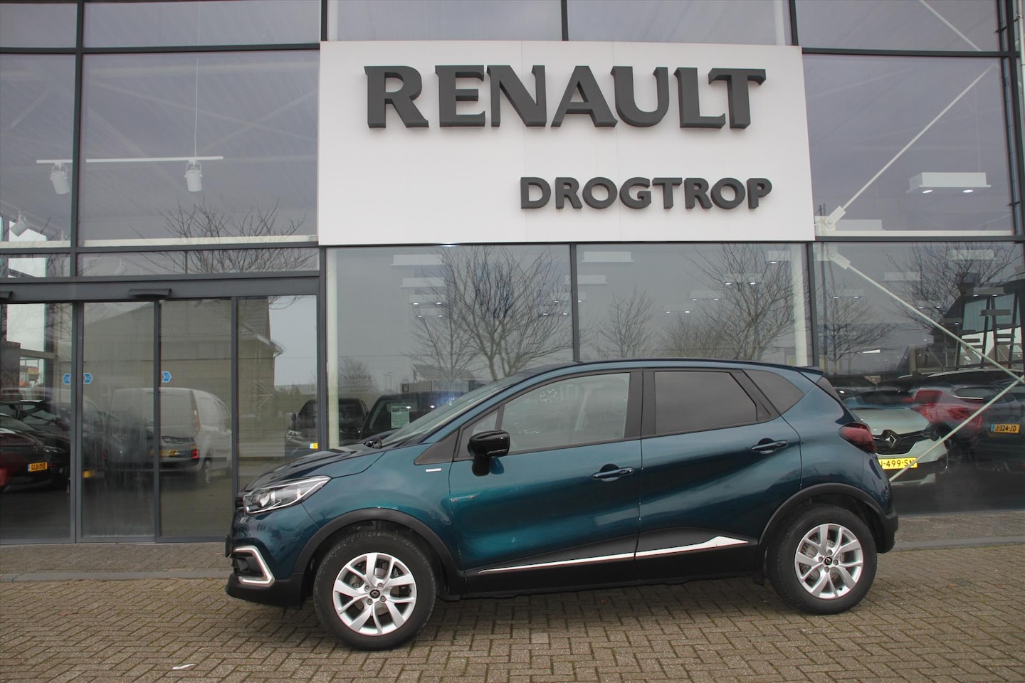 Renault Captur - 90PK-LIMITED-29DKM!!!-AIRCO-NAVI-CRUISE-LMV-PDC- - AutoWereld.nl