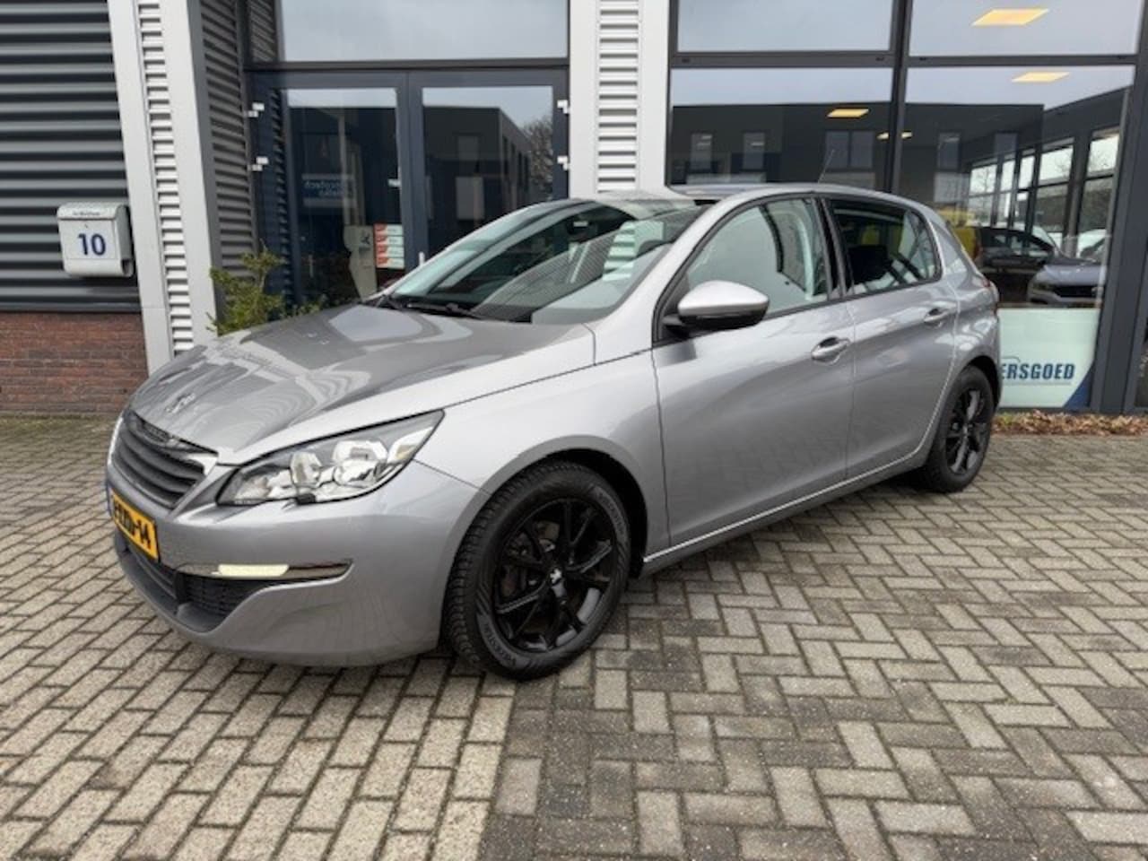 Peugeot 308 - 1.2 e-THP Blue Lease Airco Cruise-Controle Nieuwe Distributieriem! - AutoWereld.nl