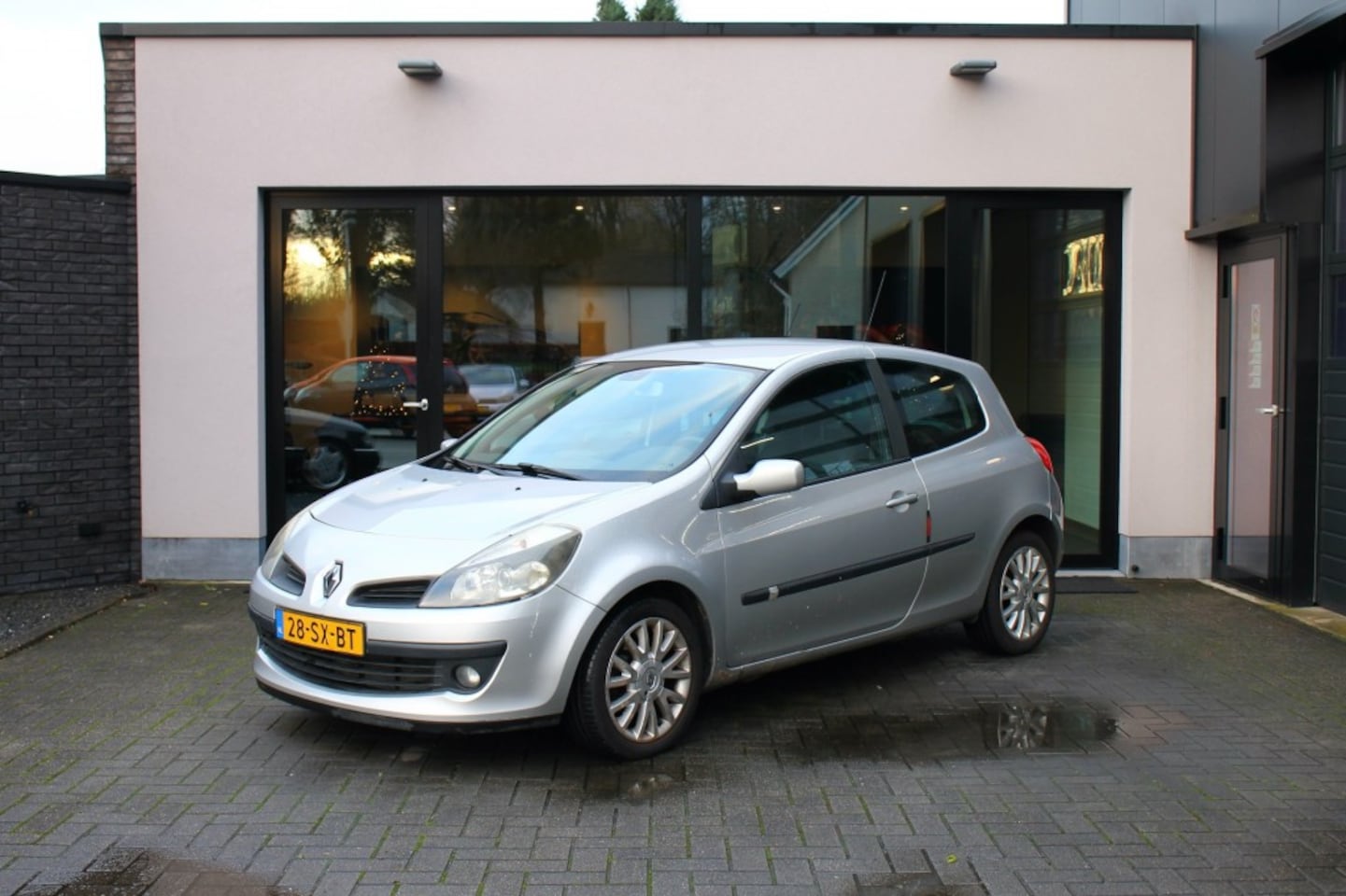 Renault Clio - 1.6-16V DYNAM.LUXE Wegens de drukte is deze advertentie helaas n - AutoWereld.nl