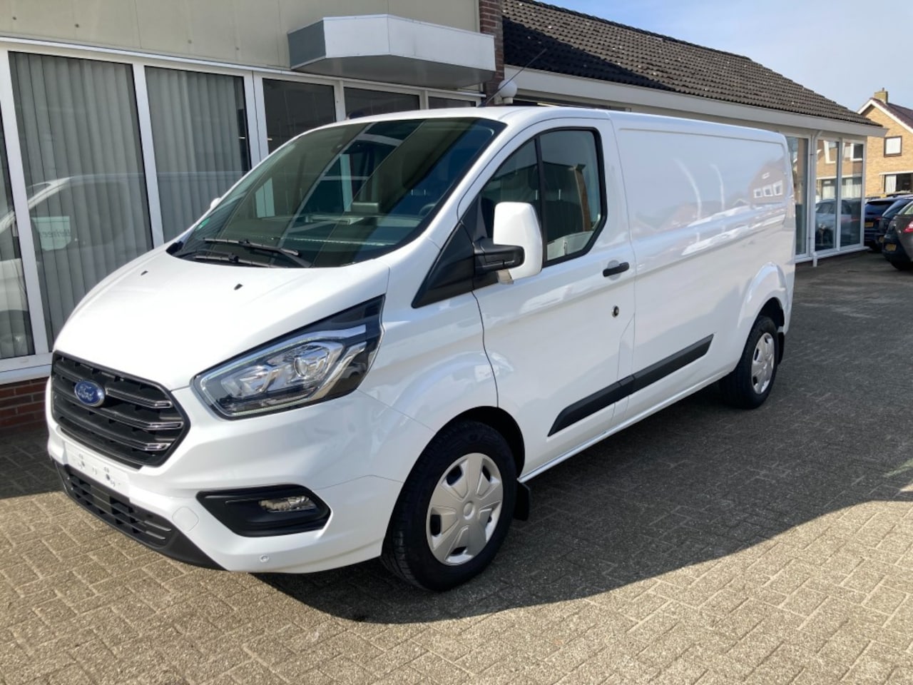 Ford Transit Custom - 2.0 TDCI 130 PK L2 H1 300 CAMERA NAVI PDC AIRCO WINTERPACK - AutoWereld.nl