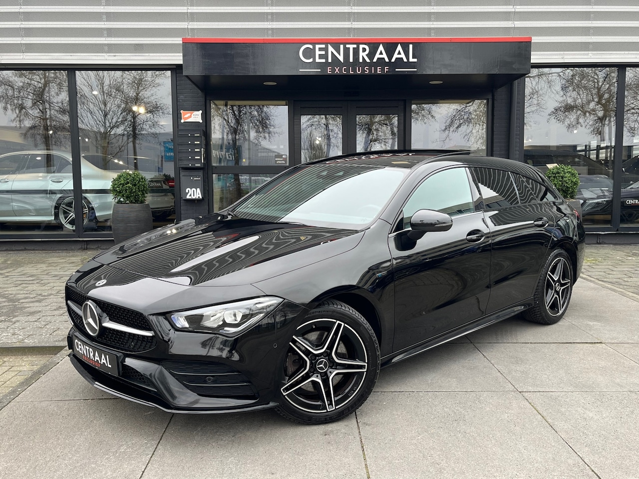 Mercedes-Benz CLA-klasse Shooting Brake - 250 e AMG 218PK|Pano|Burmester|Camera|Ambient Light|Carplay|Stoelverwarming - AutoWereld.nl