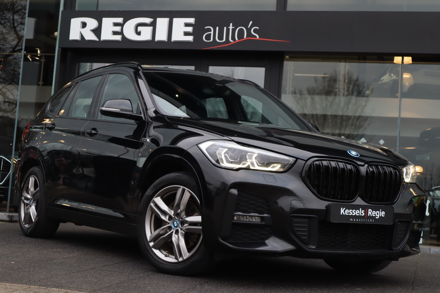 BMW X1 - xDrive25e High Executive M Sport Leer Navi LED - AutoWereld.nl