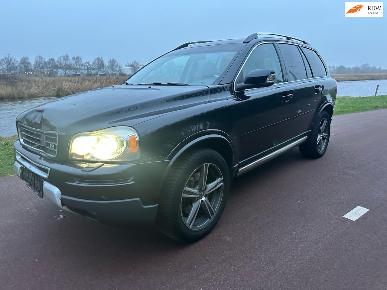 Volvo XC90 - 4.4 V8 Sport lichte voorschade - AutoWereld.nl