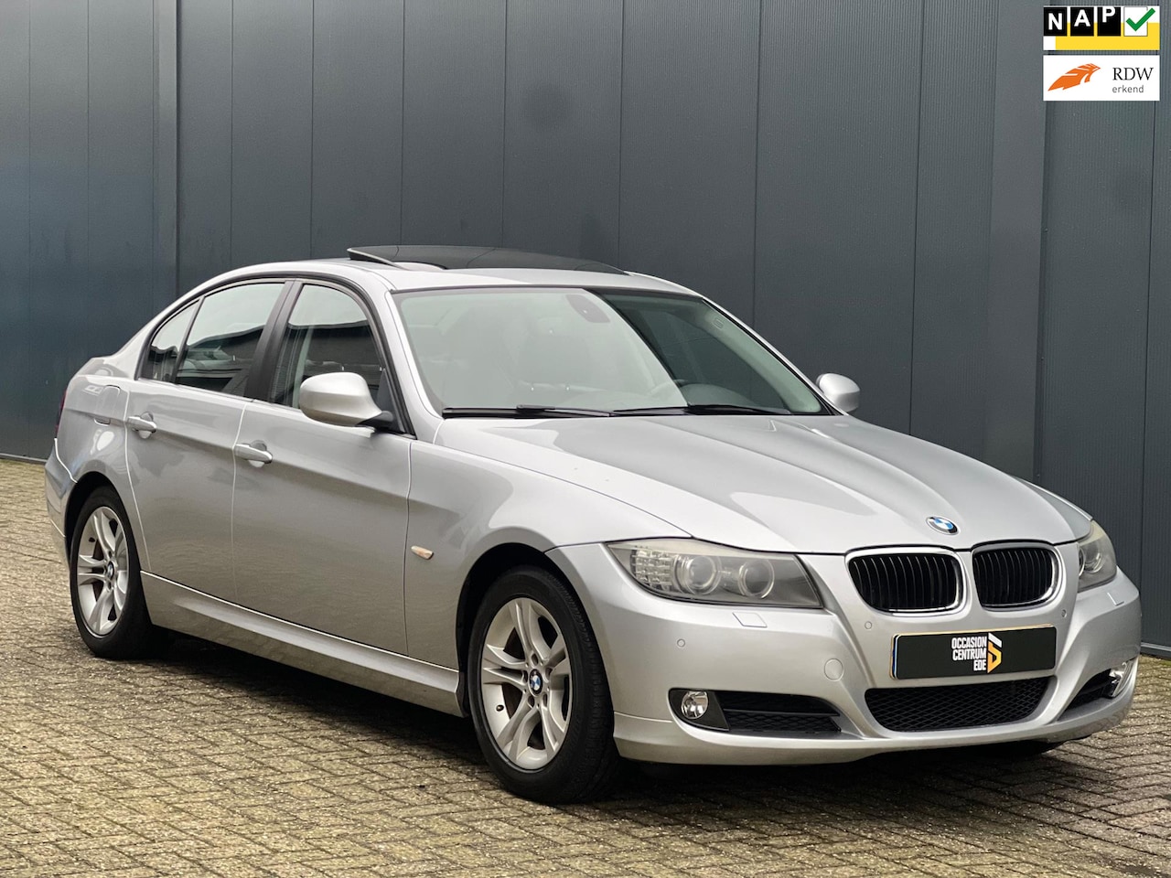 BMW 3-serie - 318i AUT|Schuifdak|Leder|StoelVW|Navi|Topstaat! - AutoWereld.nl