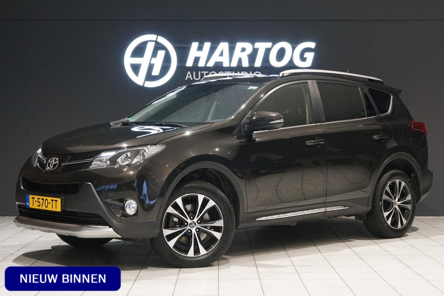 Toyota RAV4 - 2.2D Style 4WD + TREKHAAK / CAMERA - AutoWereld.nl