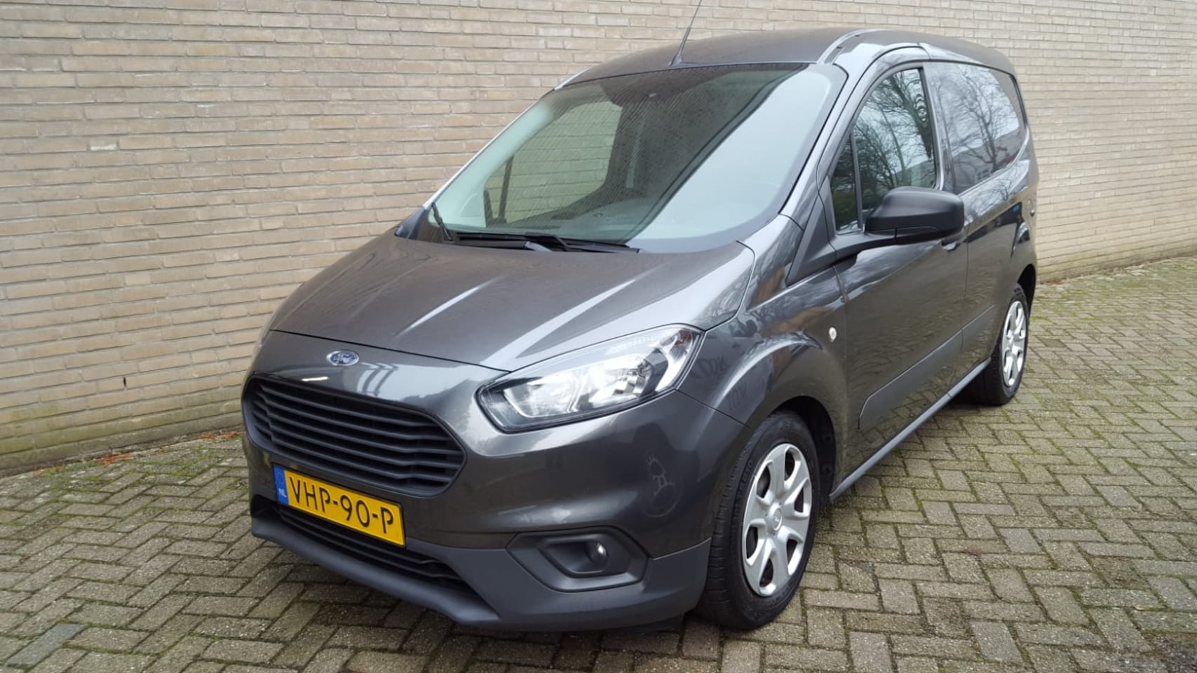 Ford Transit Courier - GB 1.5 TDCi 100pk Trend / Airco / Trekhaak / Navi / EURO-6..!! - AutoWereld.nl