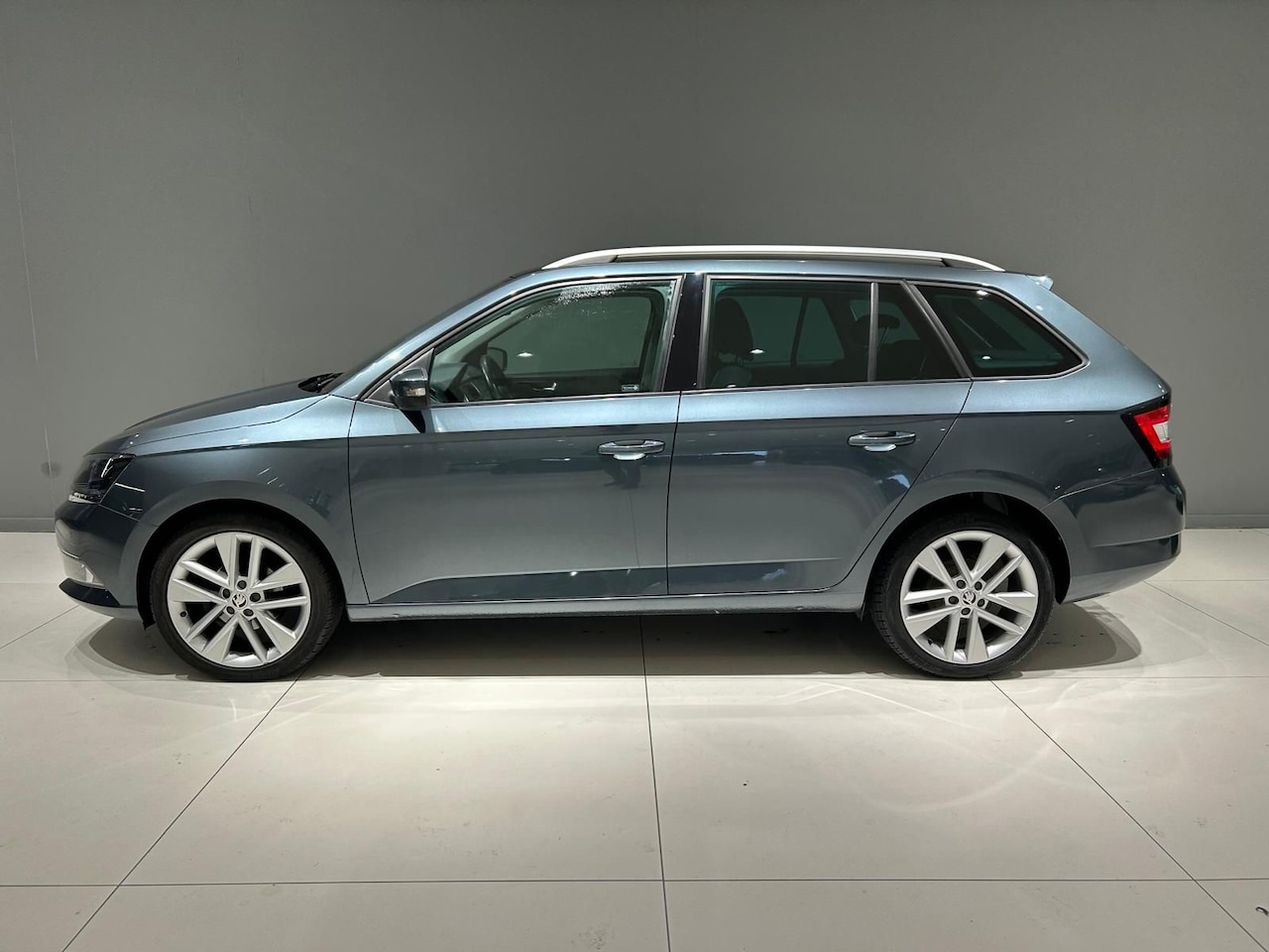 Skoda Fabia - 1.2 TSI 90pk Greentech Style Businessline Pro Pano Trekhaak - AutoWereld.nl