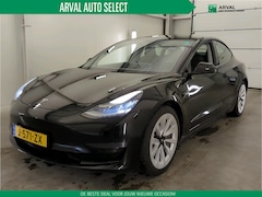 Tesla Model 3 - Long Range AWD 75 kWh 351pk | Trekhaak 1.000kg | Facelift | 19" Velgen | Autopilot | Zwart