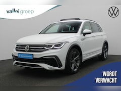 Volkswagen Tiguan - 1.4 TSI 245 pk DSG eHybrid R-Line Business+ | Panoramadak | Achteruitrijcamera | Navigatie