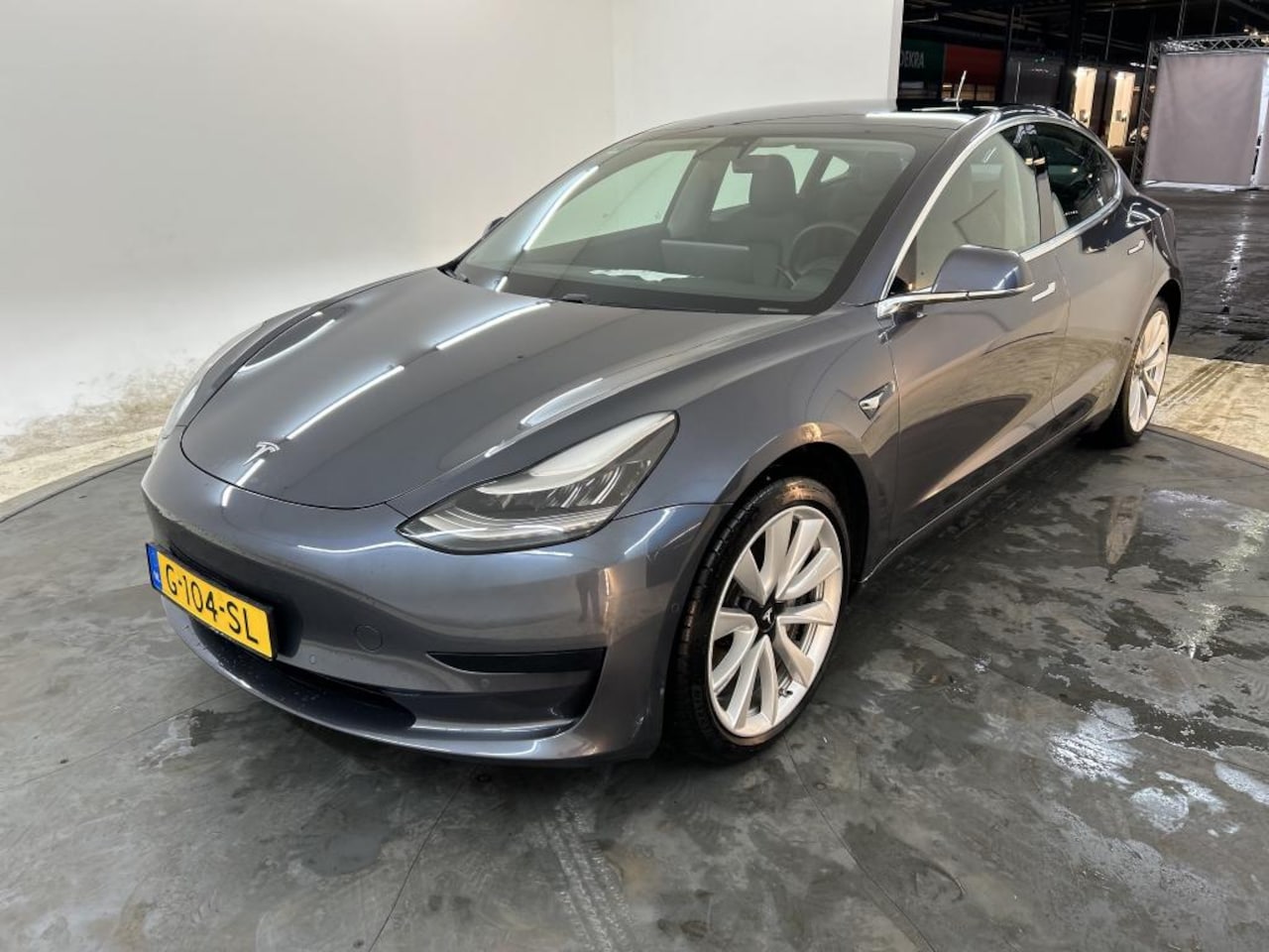 Tesla Model 3 - Standard RWD Plus [ TREKHAAK+AUTOPILOT+19+PREMIUM AUDIO ] - AutoWereld.nl