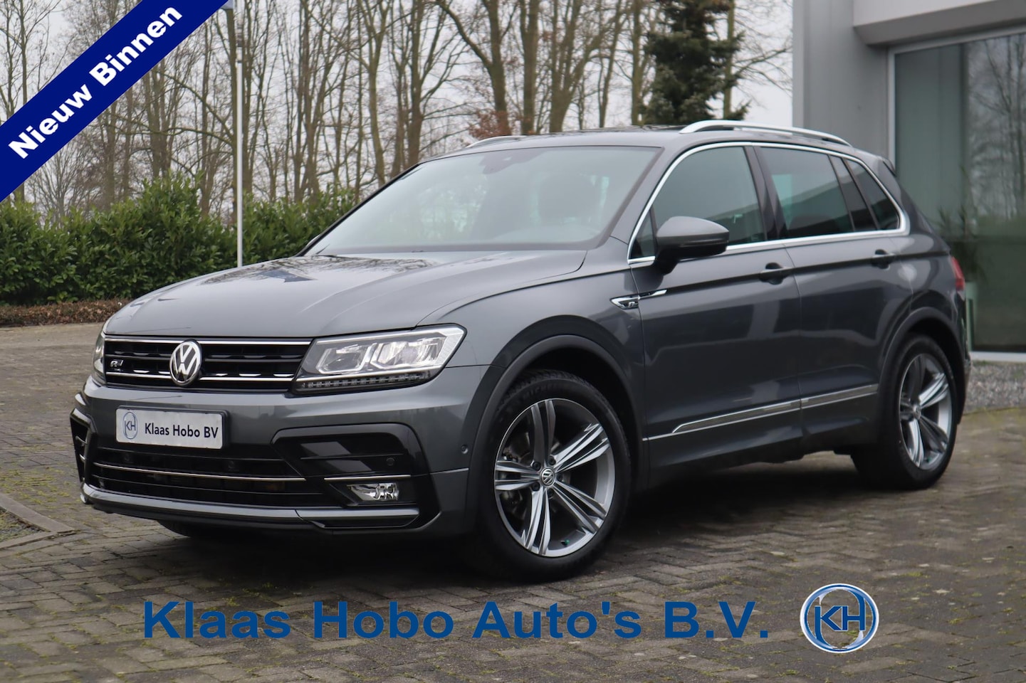 Volkswagen Tiguan - 1.5 TSI ACT R-Line Pano, Trekhaak, LED, Camera - AutoWereld.nl