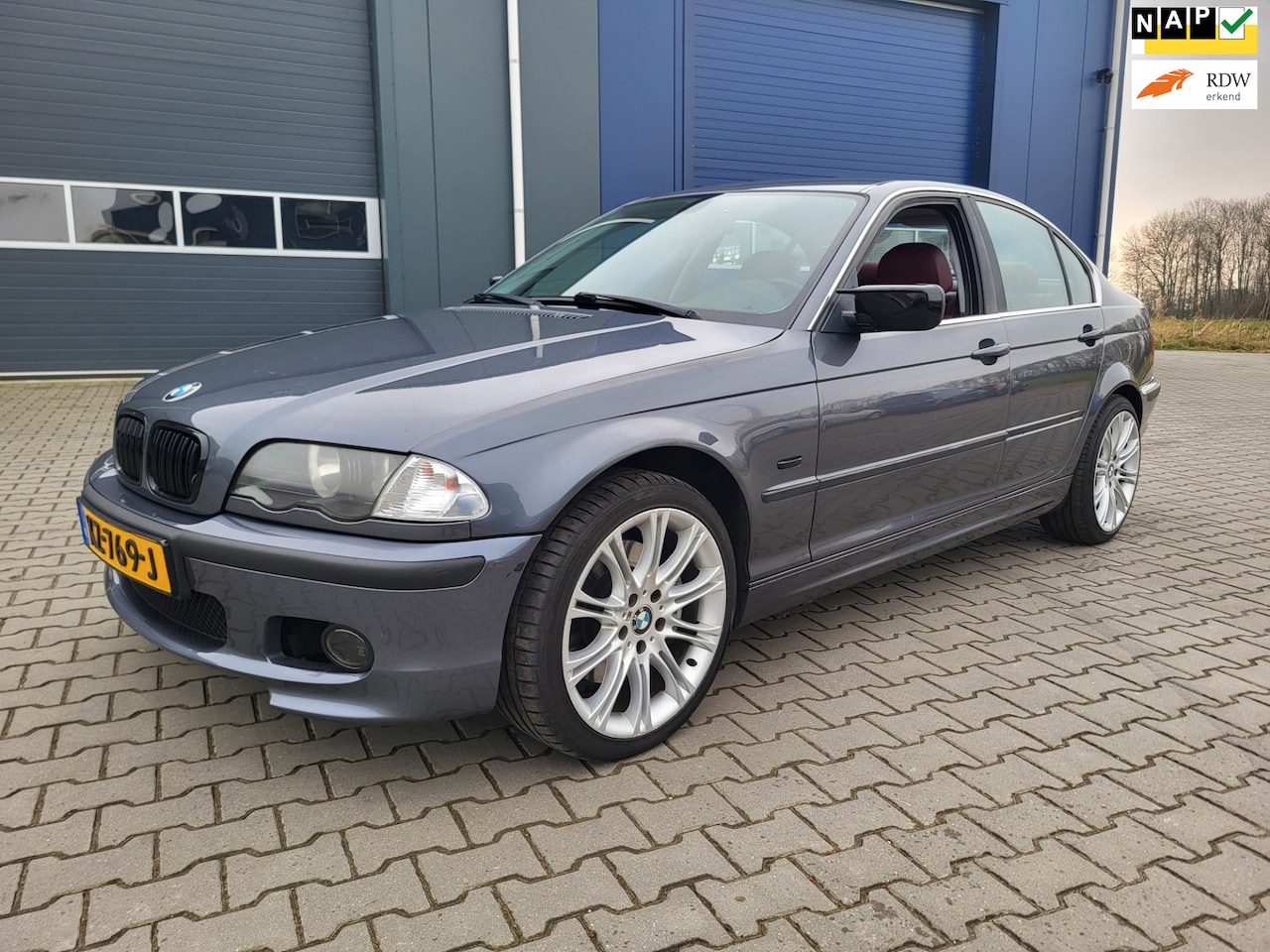 BMW 3-serie - 330xi M-Pakket Executive - AutoWereld.nl