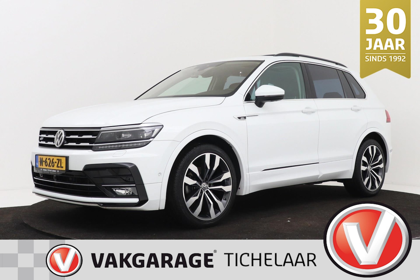 Volkswagen Tiguan - 1.4 TSI ACT R-Line | Uitklap Trekhaak | Panoramadak | Elek. Stoelverstelling | 360 Camera - AutoWereld.nl