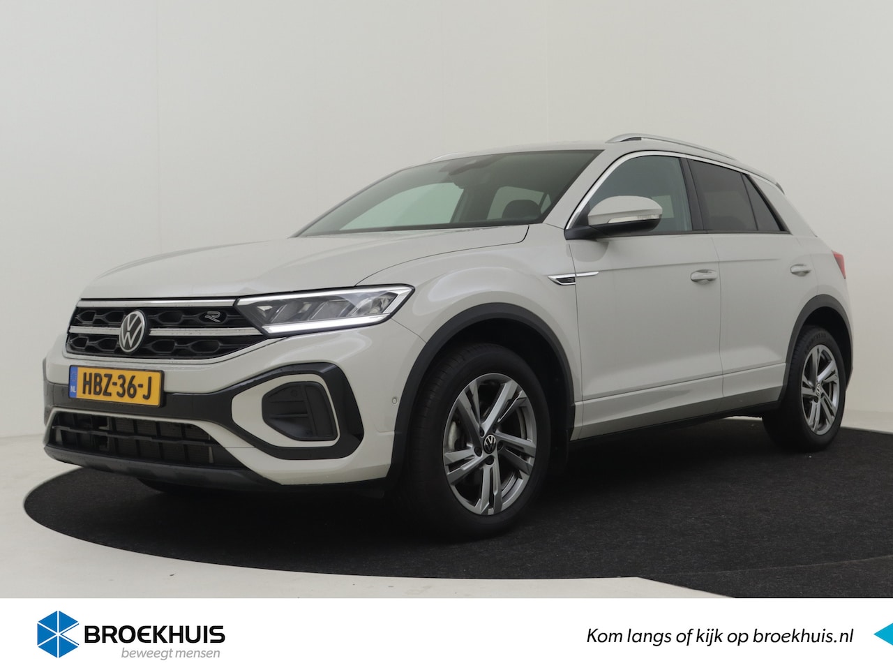 Volkswagen T-Roc - 1.5 TSI R-Line 150pk DSG/AUT | Cruise control | Trekhaak | Navigatie | App connect | Camer - AutoWereld.nl