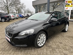 Volvo V40 - 1.5 T3 Momentum, Automaat, Navigatie, PDC, Stoelverwarming, Xenon, etc