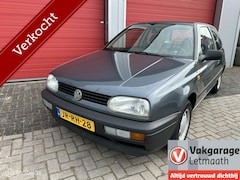 Volkswagen Golf - 1.6 CL