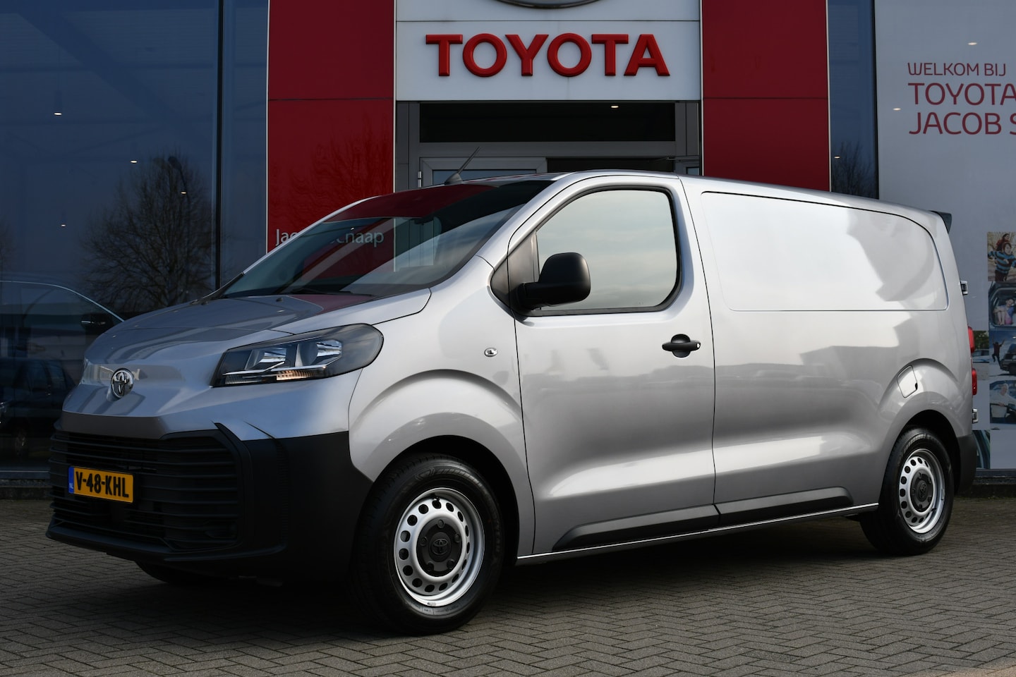 Toyota ProAce Worker - 1.5 D-4D Challenger 120pk | Trekhaak | Spoiler | Professional laadruimtebetimmering | - AutoWereld.nl