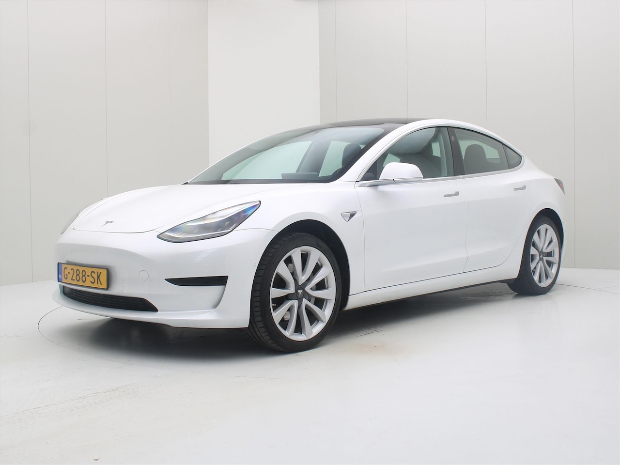 Tesla Model 3 - Standard RWD Plus [ AUTOPILOT+TREKHAAK+19" LMV+60 kWh+PREMIUM AUDIO ] - AutoWereld.nl