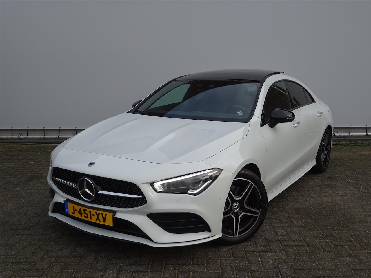 Mercedes-Benz CLA-Klasse - Coupé 200 Business AMG Line |Pano |Elektr.stoel |Sfeer |Nightpakket - AutoWereld.nl