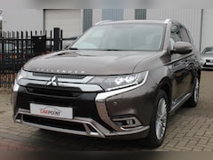 Mitsubishi Outlander - 2.4 PHEV Intense Leer Xenon Trekhaak Nieuwstaat