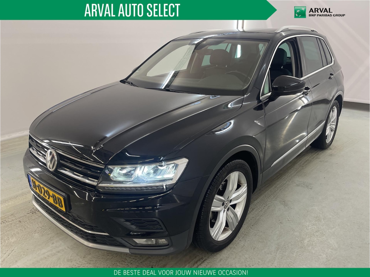 Volkswagen Tiguan - 1.5 TSI ACT 150pk Automaat Highline Executive| Leder | Apple CarPlay | Elektrische achterk - AutoWereld.nl