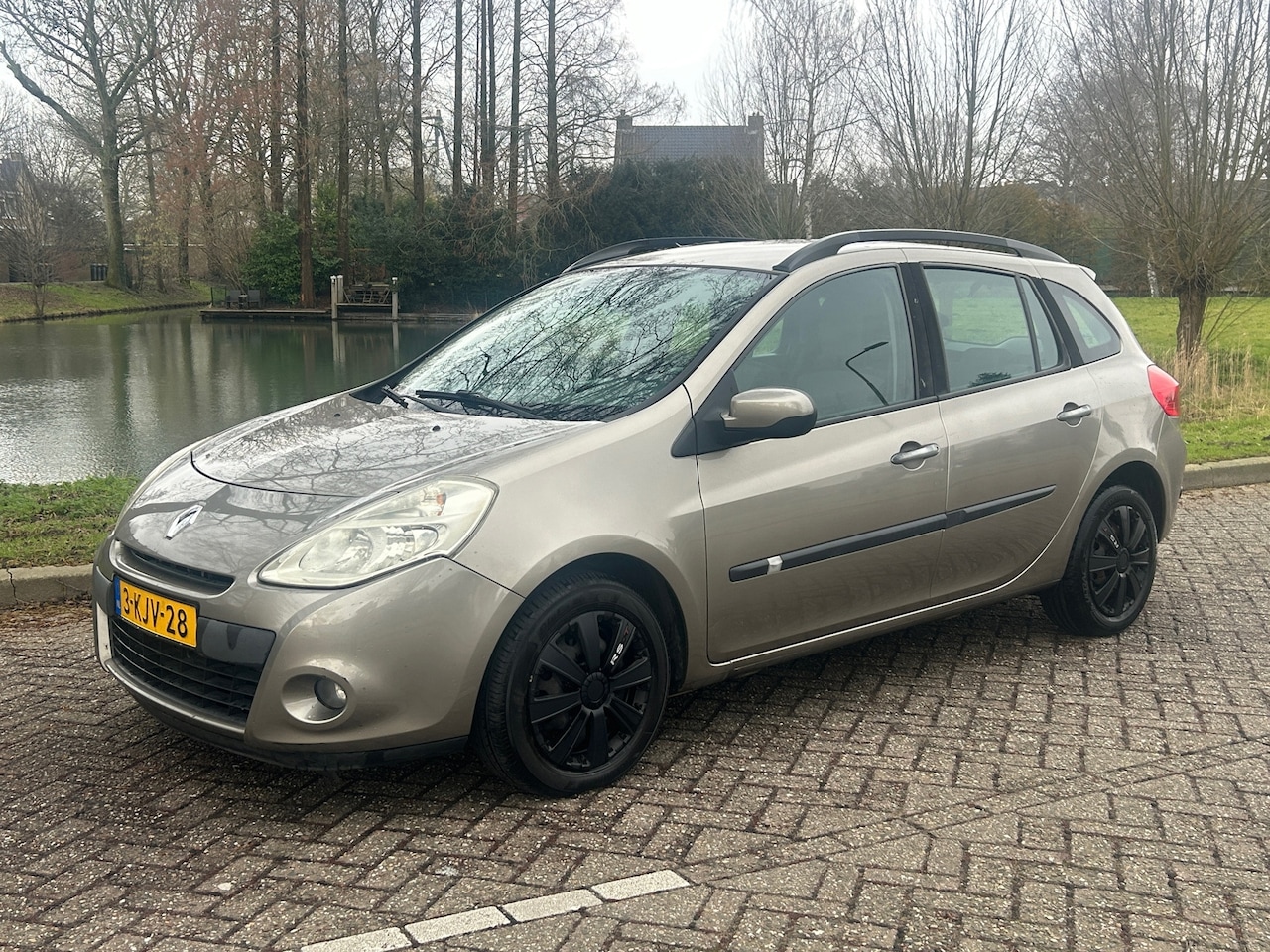 Renault Clio Estate - 1.2 TCE Special Line 2009 Ruime auto! Zuinig! Youngtimer! 1 jaar apk! - AutoWereld.nl