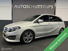 Mercedes-Benz B-klasse - 180 Business AMG AUTOMAAT / LEER / LED / NAVI / LUXE