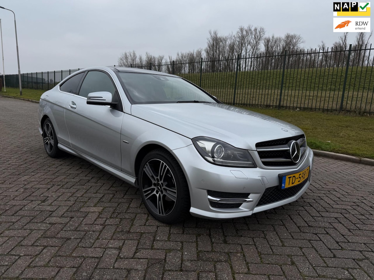 Mercedes-Benz C-klasse Coupé - Mercedes-Benz C-Klasse Coupe 2014 - Elegantie en Prestatie in Eén - AutoWereld.nl