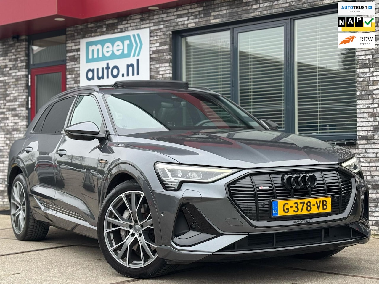 Audi e-tron - S-LINE l PANO l SFEER l CARPLAY l ACC l ORG.NL l LUCHTVERING l ORG.NL l DEALER ONDERHOUDEN - AutoWereld.nl