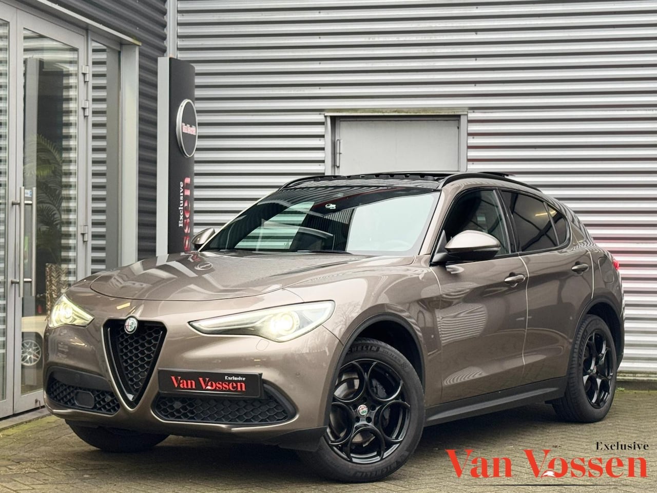 Alfa Romeo Stelvio - 2.0 T AWD First Edition|Pano|Trekhaak|Camera|Memory|Volleer|DAB - AutoWereld.nl