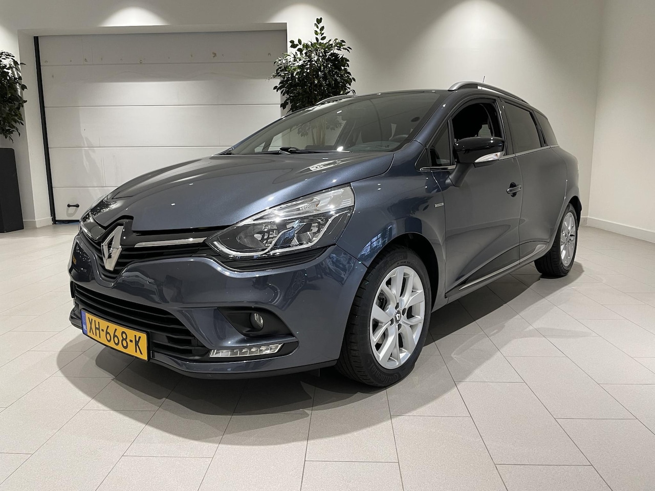 Renault Clio Estate - 0.9 TCe Limited 90 PK | Cruise Control | Keyless | Bluetooth | Eco-Modus | DAB Radio | Nav - AutoWereld.nl