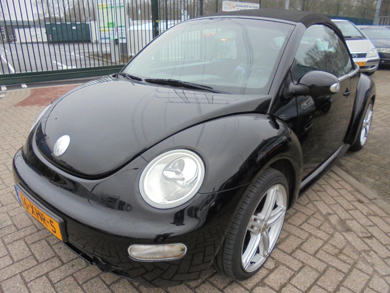 Volkswagen New Beetle Cabriolet - 2.0 AUTOMAAT - AutoWereld.nl