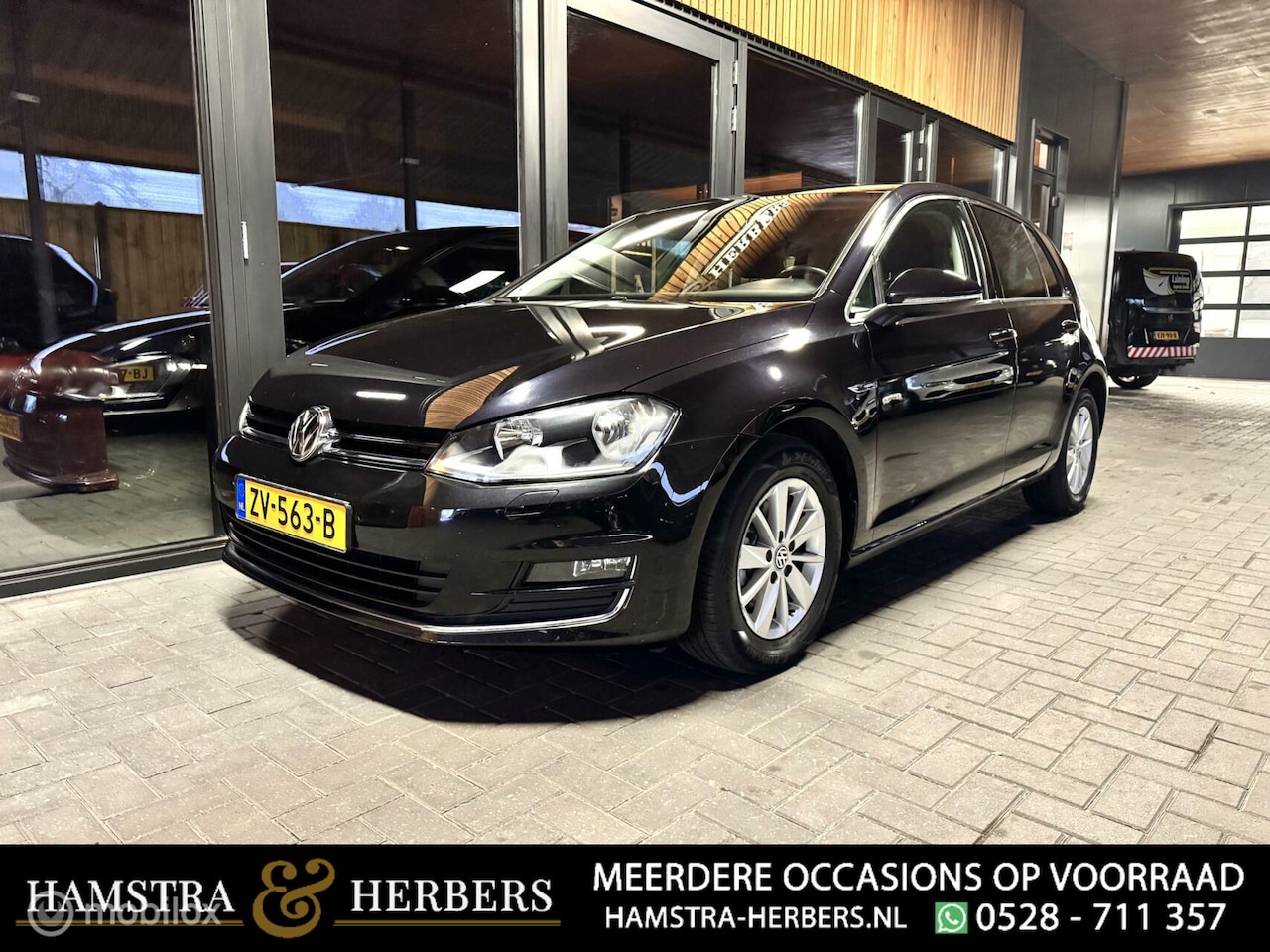 Volkswagen Golf - 1.4 TSI Highline zwart - AutoWereld.nl