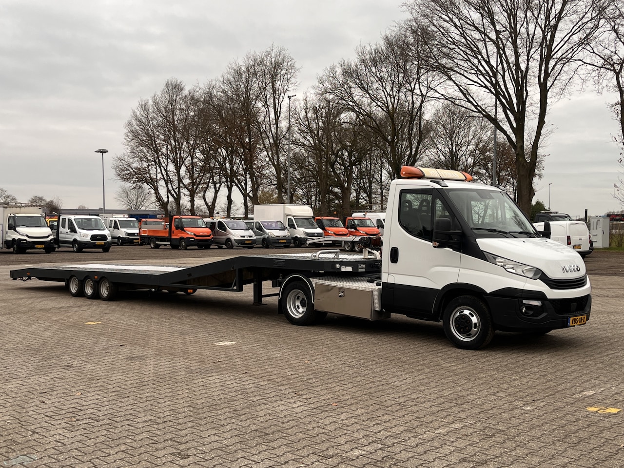 Iveco Daily - 40C18 Oplegger trekker Be combi Airco Cruise controle Be combi Be trekker 180pk Euro 6 opl - AutoWereld.nl