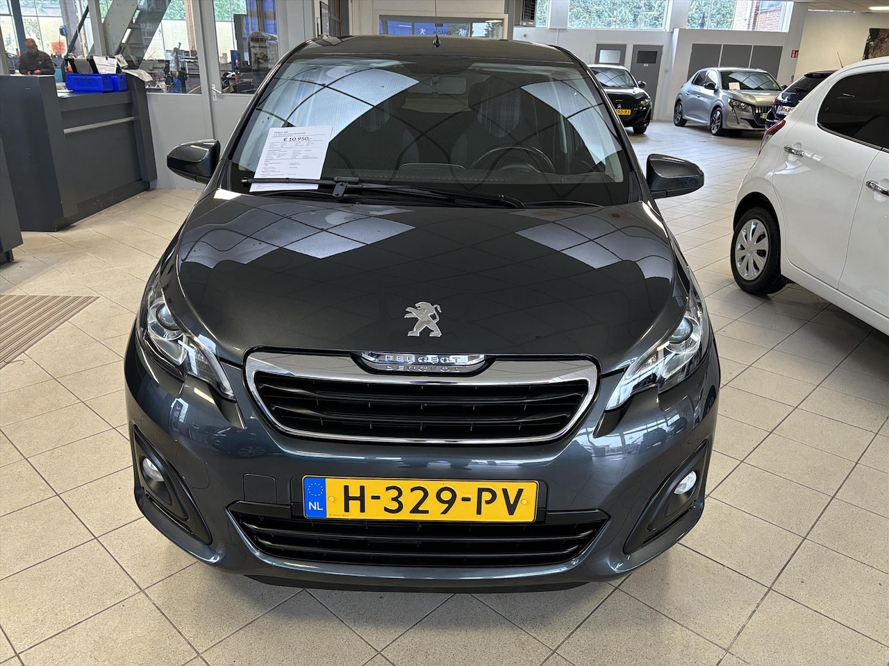 Peugeot 108 - 1.0 72pk 5D Active RIJKLAAR - AutoWereld.nl