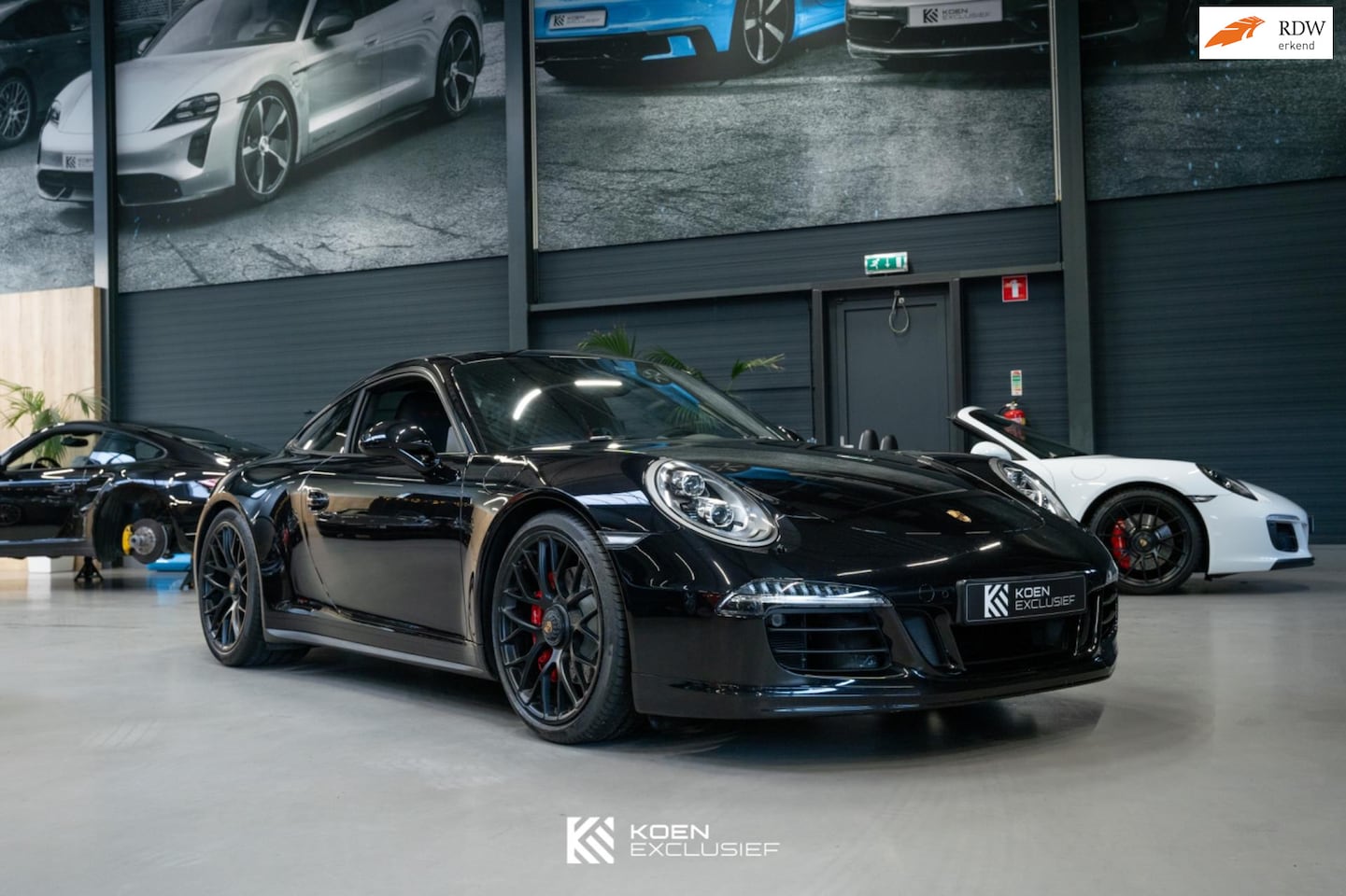 Porsche 911 - 991 3.8 Carrera 4 GTS, lage km stand, PDCC, 18 weg stoelen, schuifdak - AutoWereld.nl