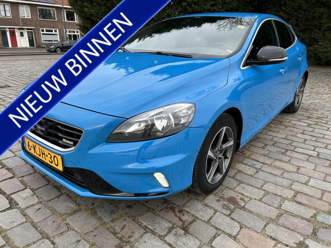 Volvo V40 - 1.6 T3 R-Design leuke frisse complete auto - AutoWereld.nl