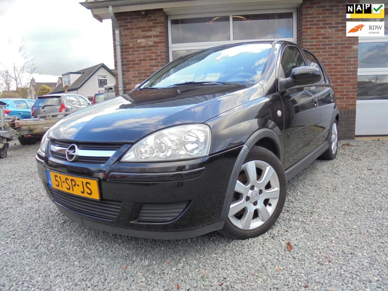 Opel Corsa - 1.4-16V Silverline / Zeer weinig km / NAP / APK/ 5drs. - AutoWereld.nl