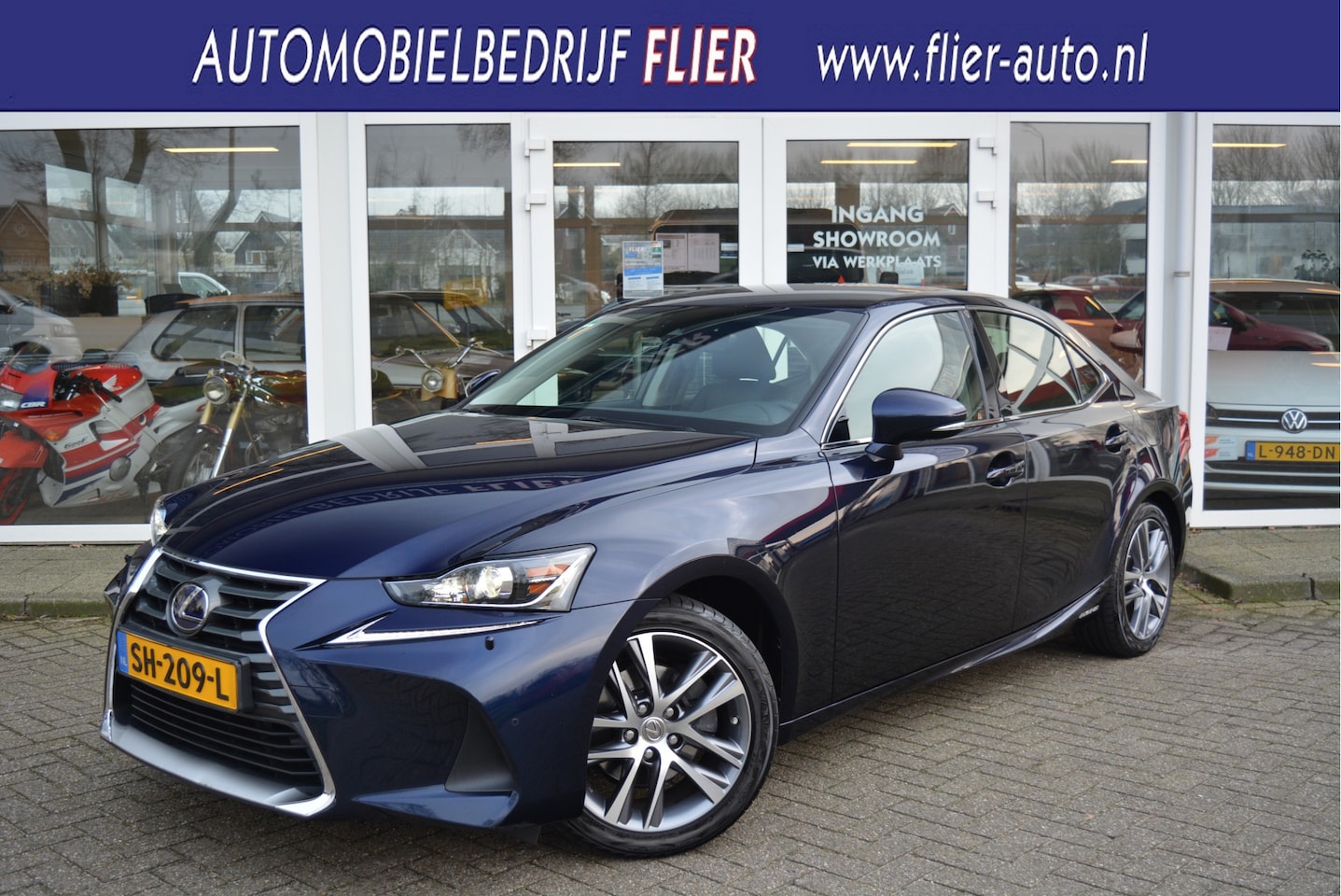 Lexus IS - 300h Hybrid Business Line | Leder | Trekhaak | Orig. NL | NAP | - AutoWereld.nl