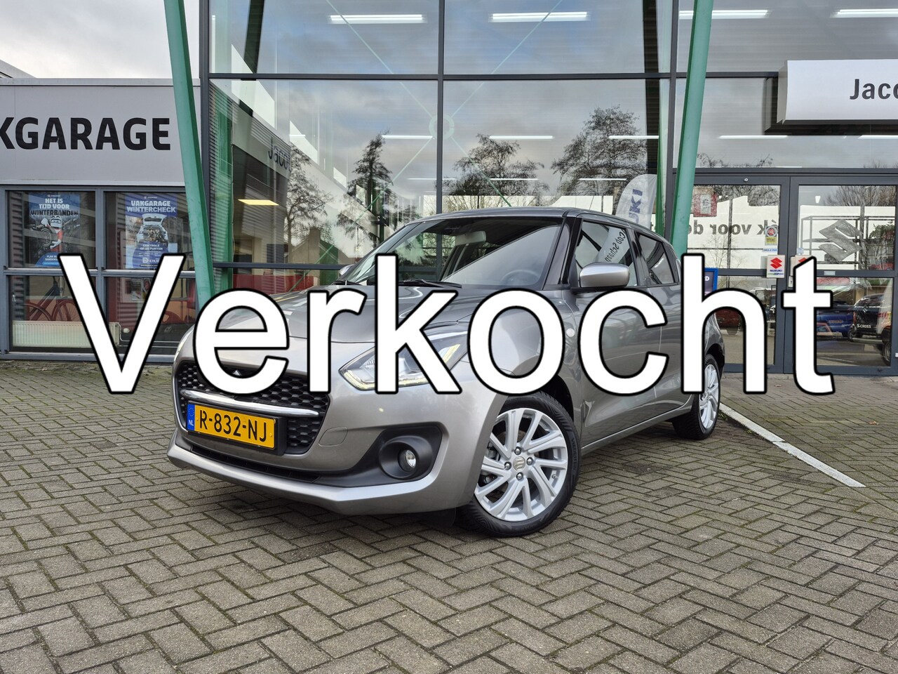 Suzuki Swift - 1.2 Select Smart Hybrid | Achteruitrijcamera + Parkeersensoren | Airco | Cruise Control Ad - AutoWereld.nl