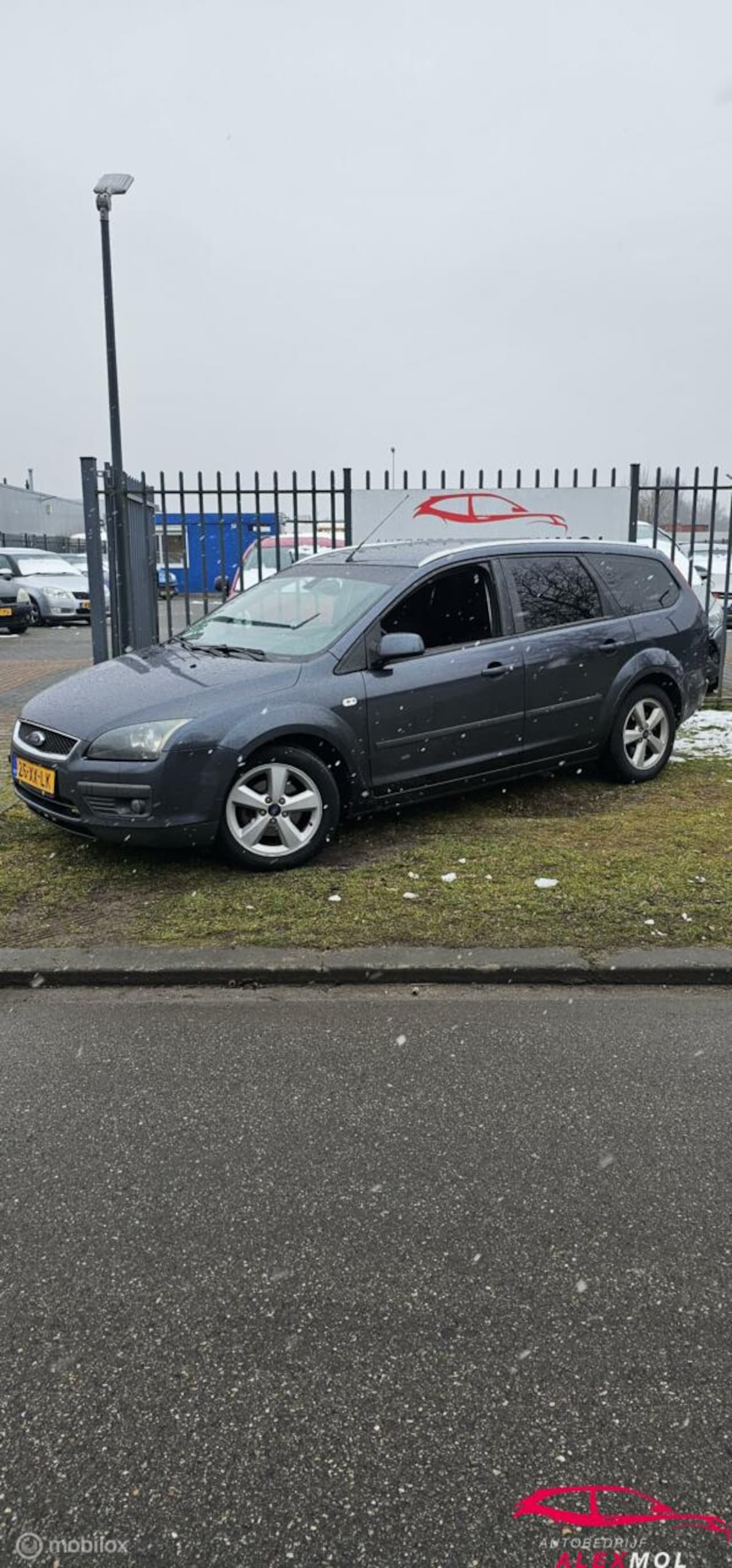 Ford Focus Wagon - 1.6-16V Ambiente 1.6-16V Ambiente - AutoWereld.nl